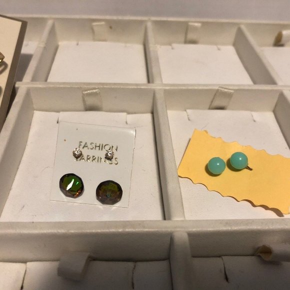 Lot Of 12 Pair Small Vintage Pierced Earrings (579) - Picture 3 of 5